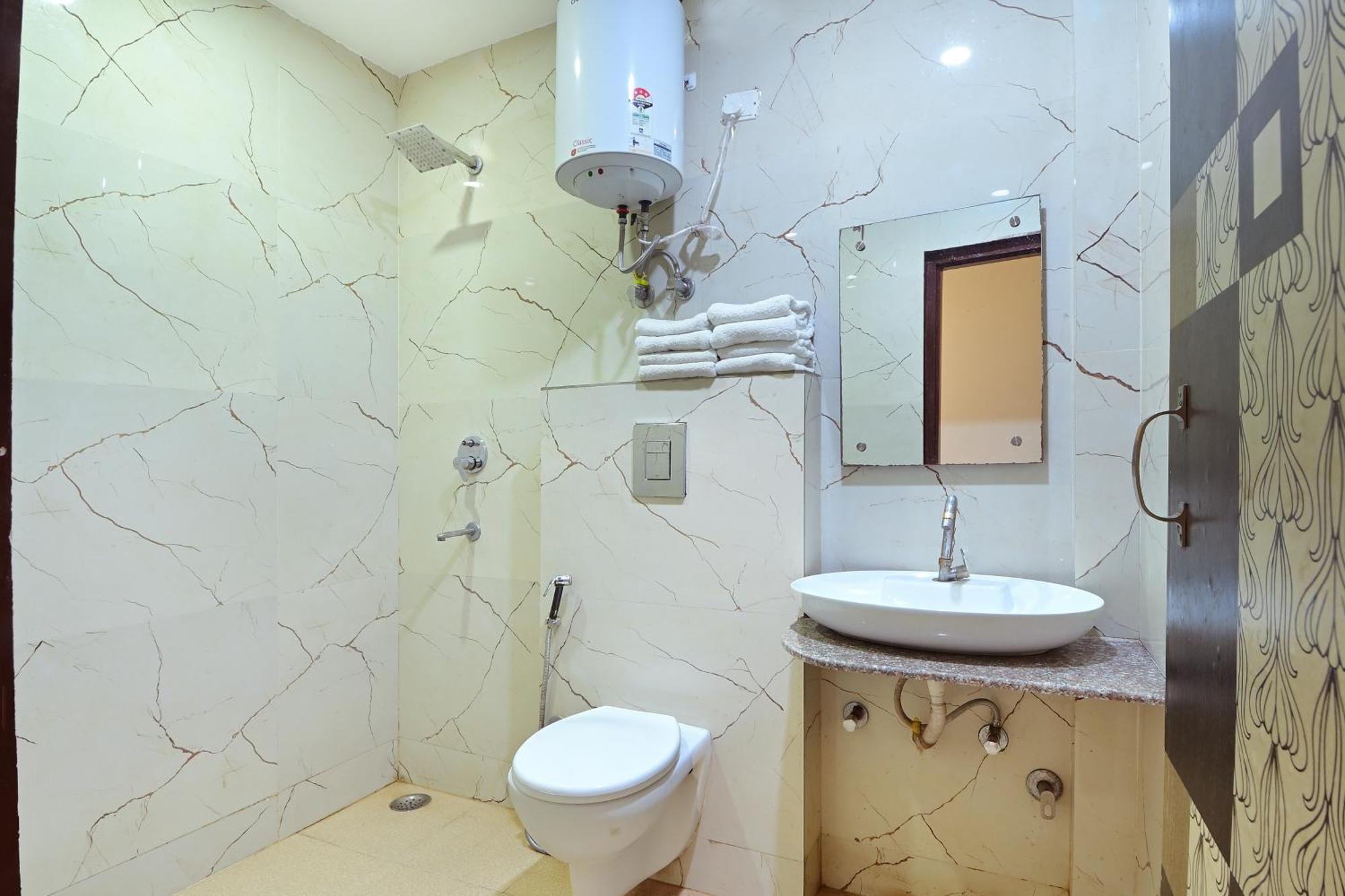 Hotel Glow Inn Paharganj-3 Mins Walk From New Delhi Railway Station Extérieur photo